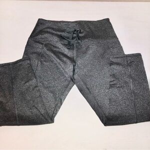 NYL Gray Athletic Cropped Leggings, EUC, Medium, pet/smoke free home